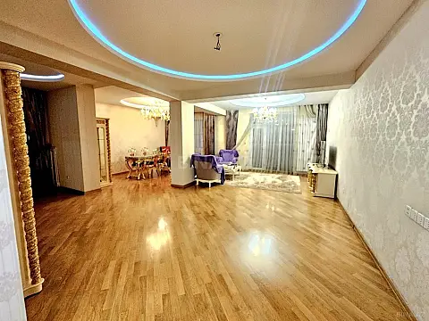 Satılır 4 otaqlı mənzil 190 m² — Bakı, İnşaatçılar 4 otaq 190.00 m²