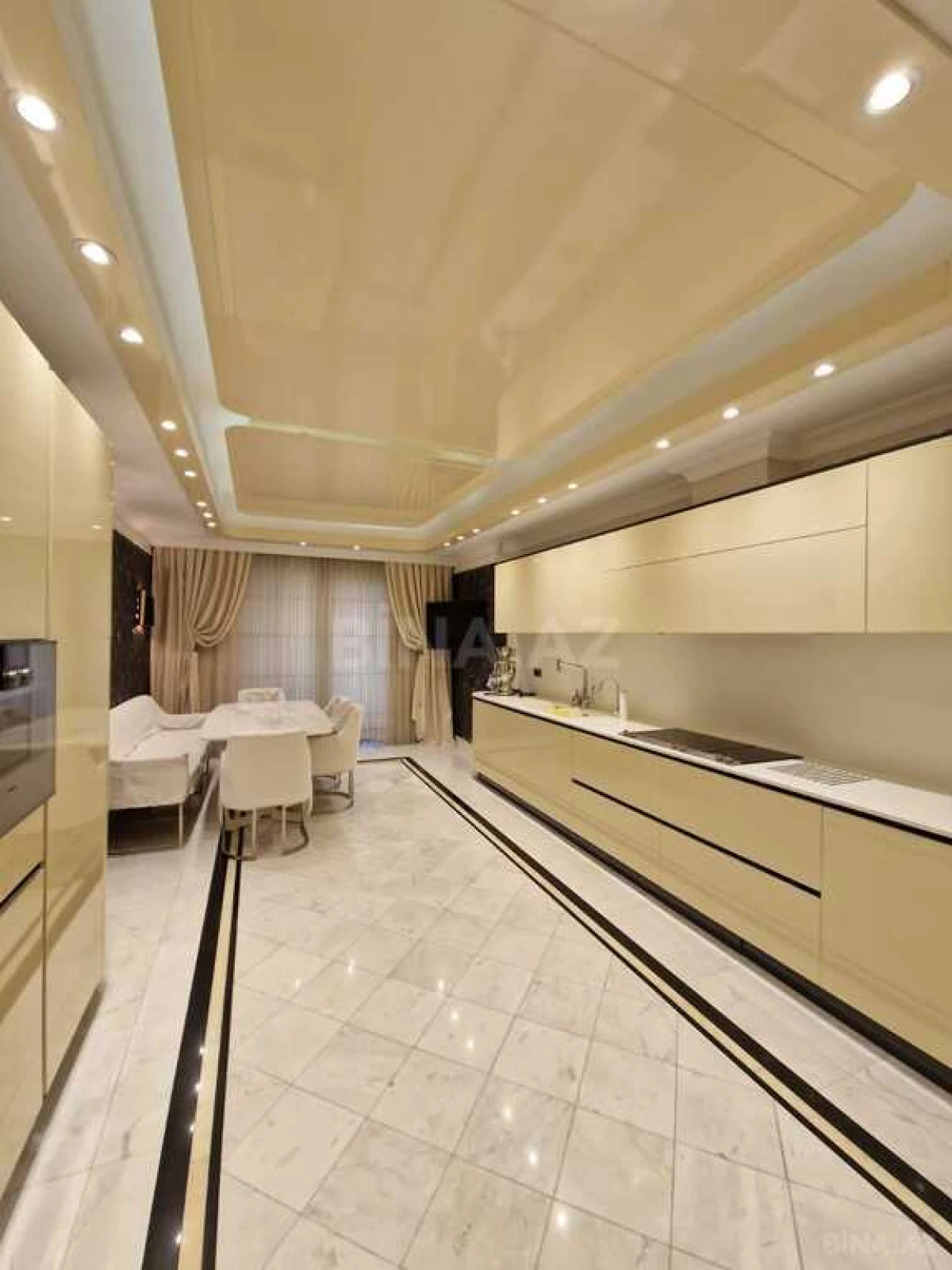 Kirayə verilir 5 otaqlı mənzil 410 m²