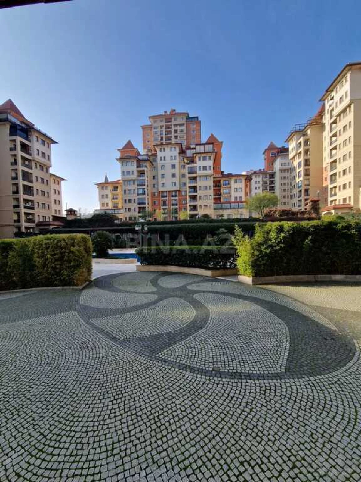 Kirayə verilir 5 otaqlı mənzil 410 m²