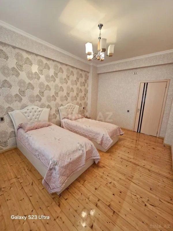 Satılır 5 otaqlı mənzil 167 m²