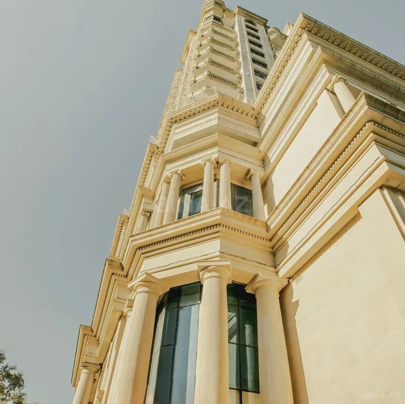 Satılır 4 otaqlı mənzil 189 m²