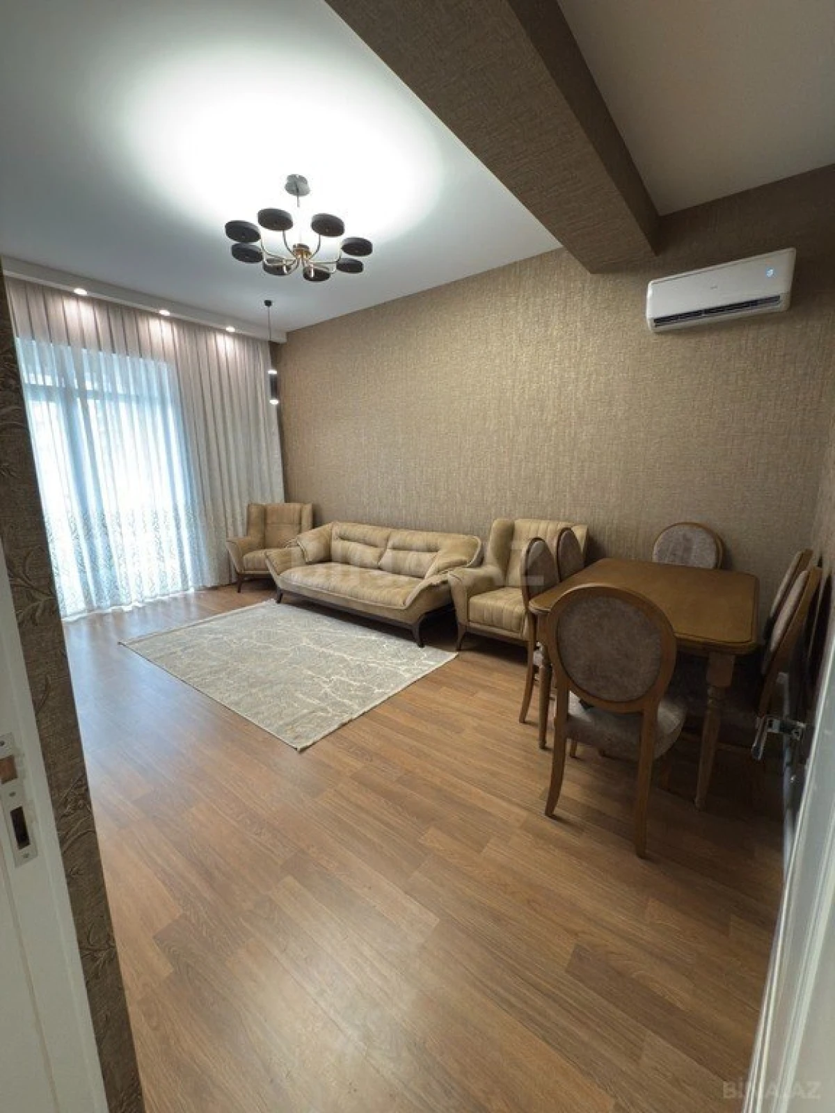 Kirayə verilir 2 otaqlı mənzil 63 m²