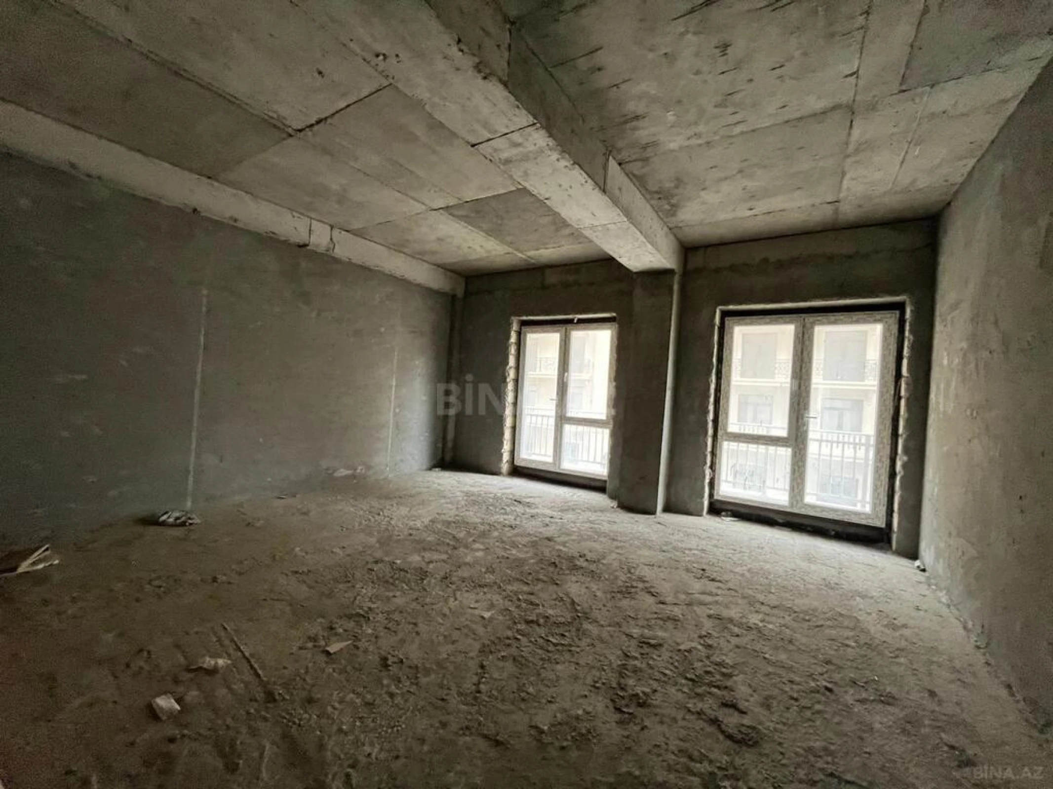 Satılır 3 otaqlı mənzil 146 m²