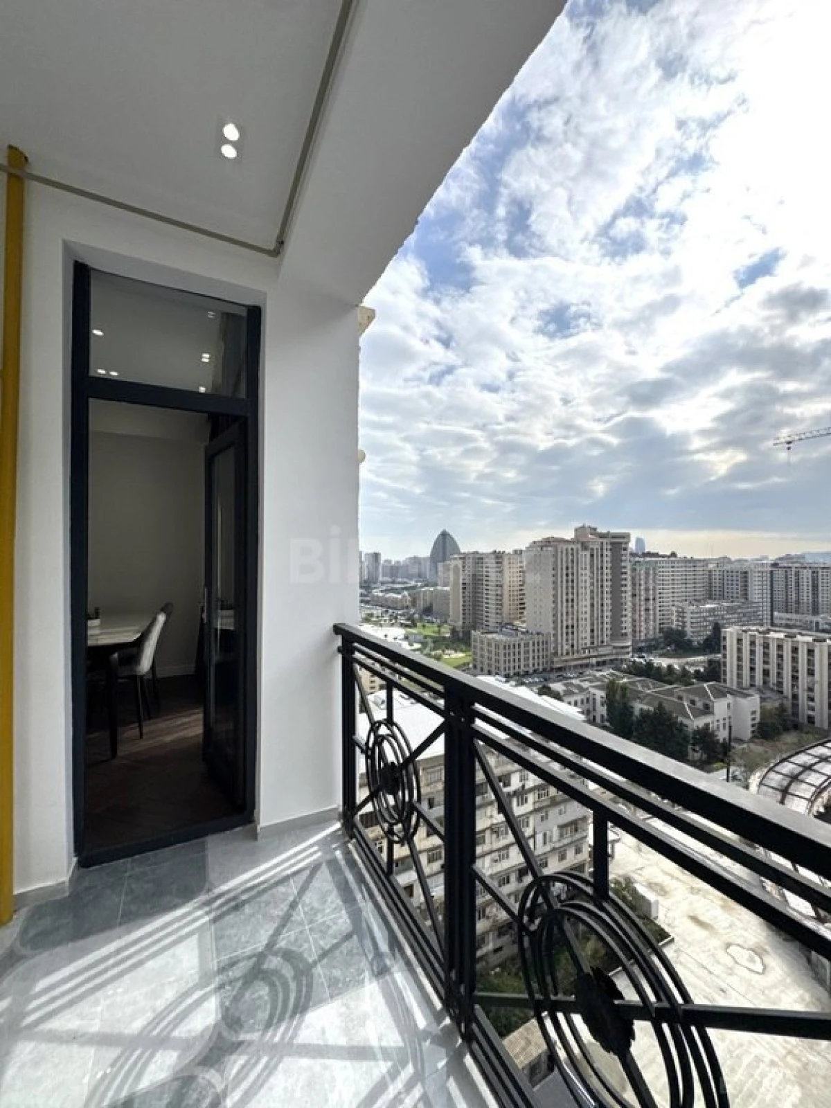 Satılır 2 otaqlı mənzil 60 m²