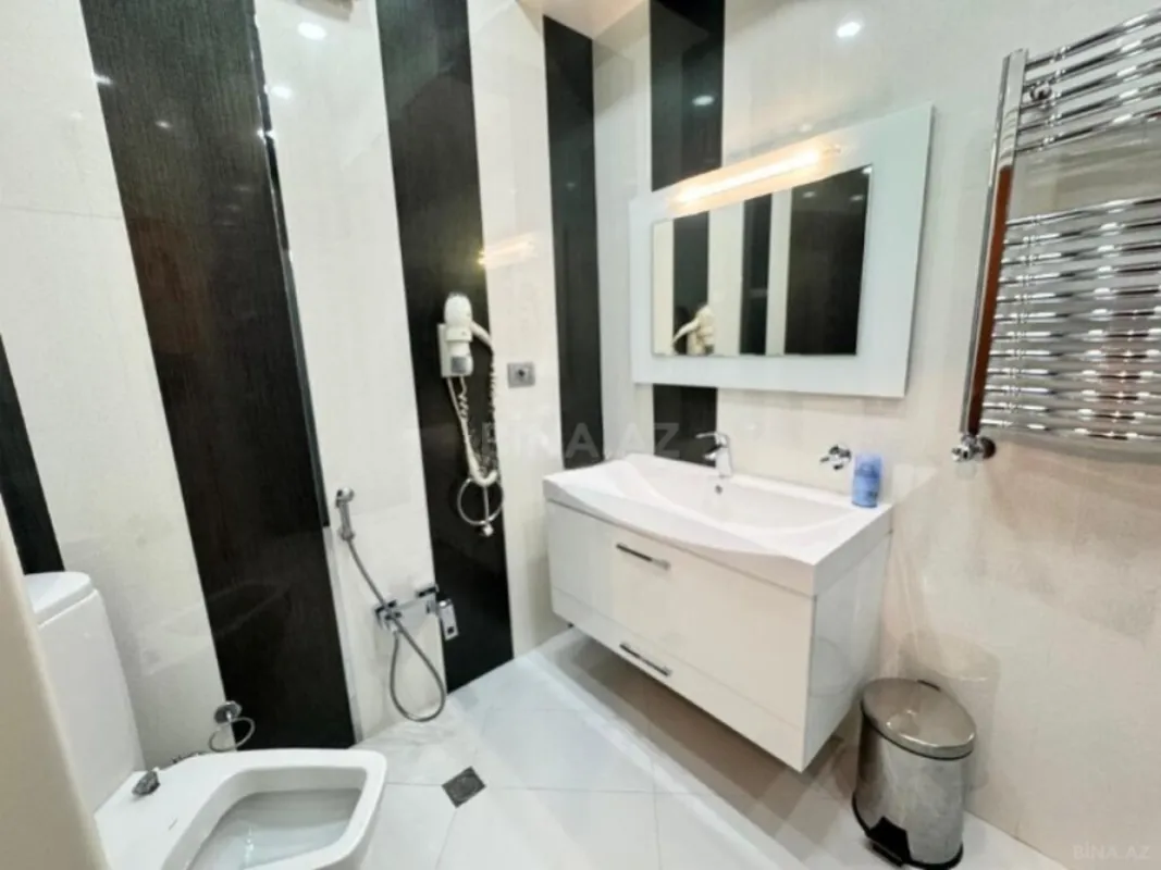 Satılır 4 otaqlı mənzil 198 m²