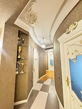 Satılır 4 otaqlı mənzil 198 m²