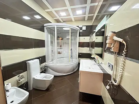 Satılır 4 otaqlı mənzil 198 m²