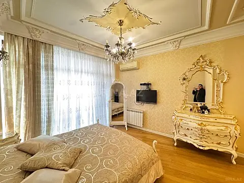 Satılır 4 otaqlı mənzil 198 m²