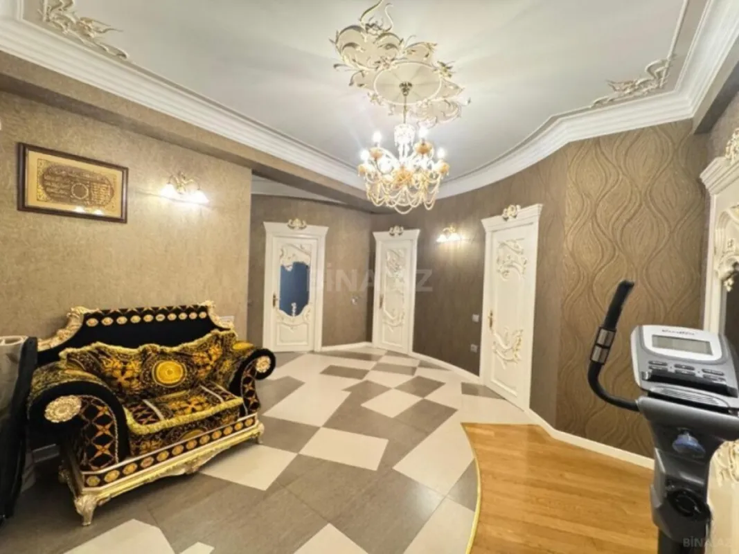 Satılır 4 otaqlı mənzil 198 m²