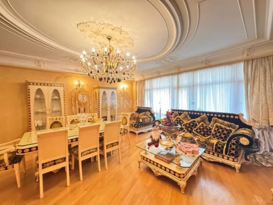 Satılır 4 otaqlı mənzil 198 m²