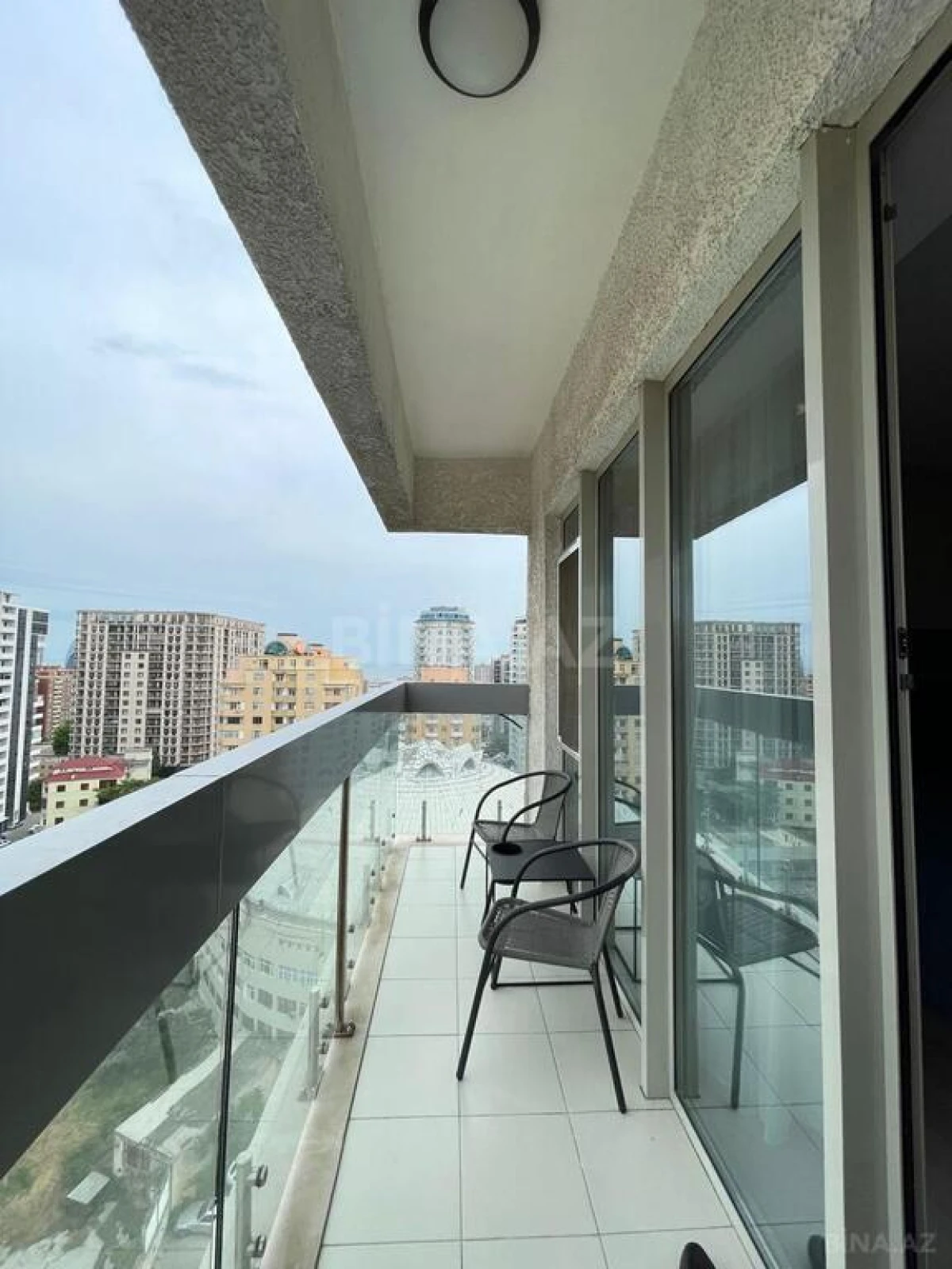 Satılır 3 otaqlı mənzil 125 m²