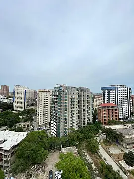 Satılır 3 otaqlı mənzil 125 m²