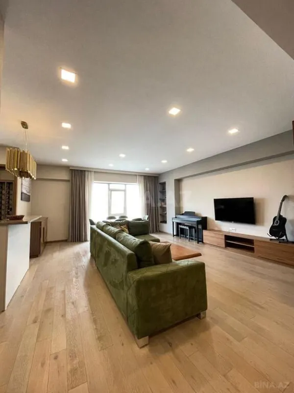 Satılır 3 otaqlı mənzil 125 m²