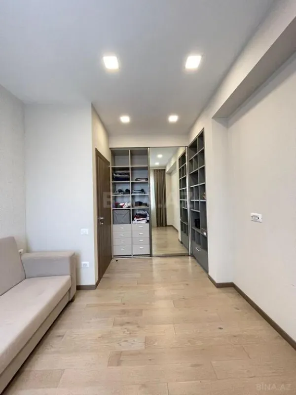 Satılır 3 otaqlı mənzil 125 m²