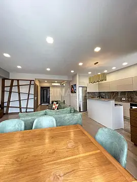 Satılır 3 otaqlı mənzil 125 m²