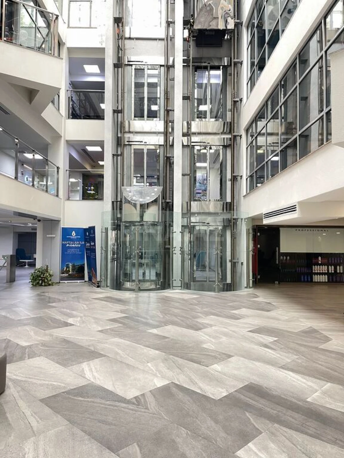 Satılır 3 otaqlı mənzil 125 m²