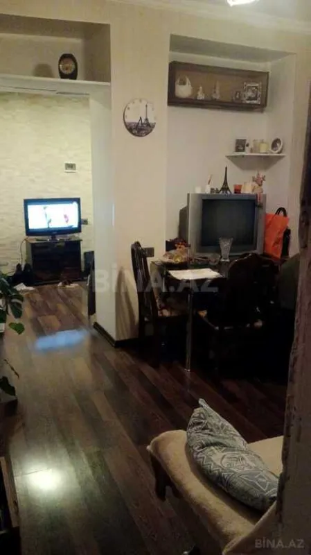 Satılır 6 otaqlı həyət evi 185 m²