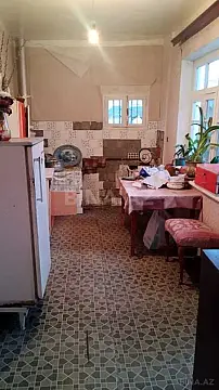 Satılır 6 otaqlı həyət evi 185 m²