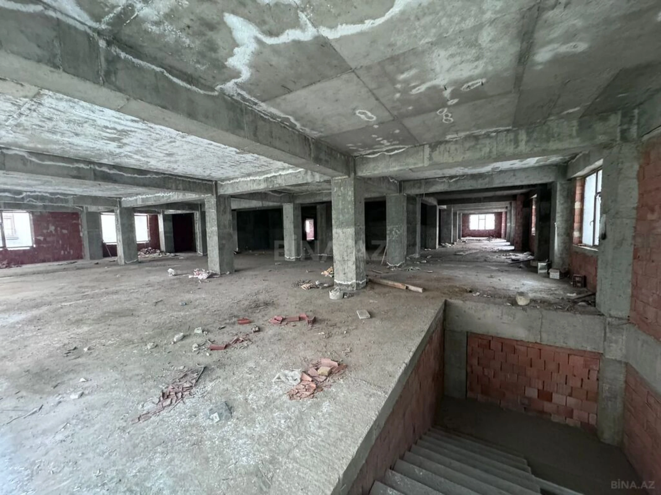 Satılır obyekt 1100 m²