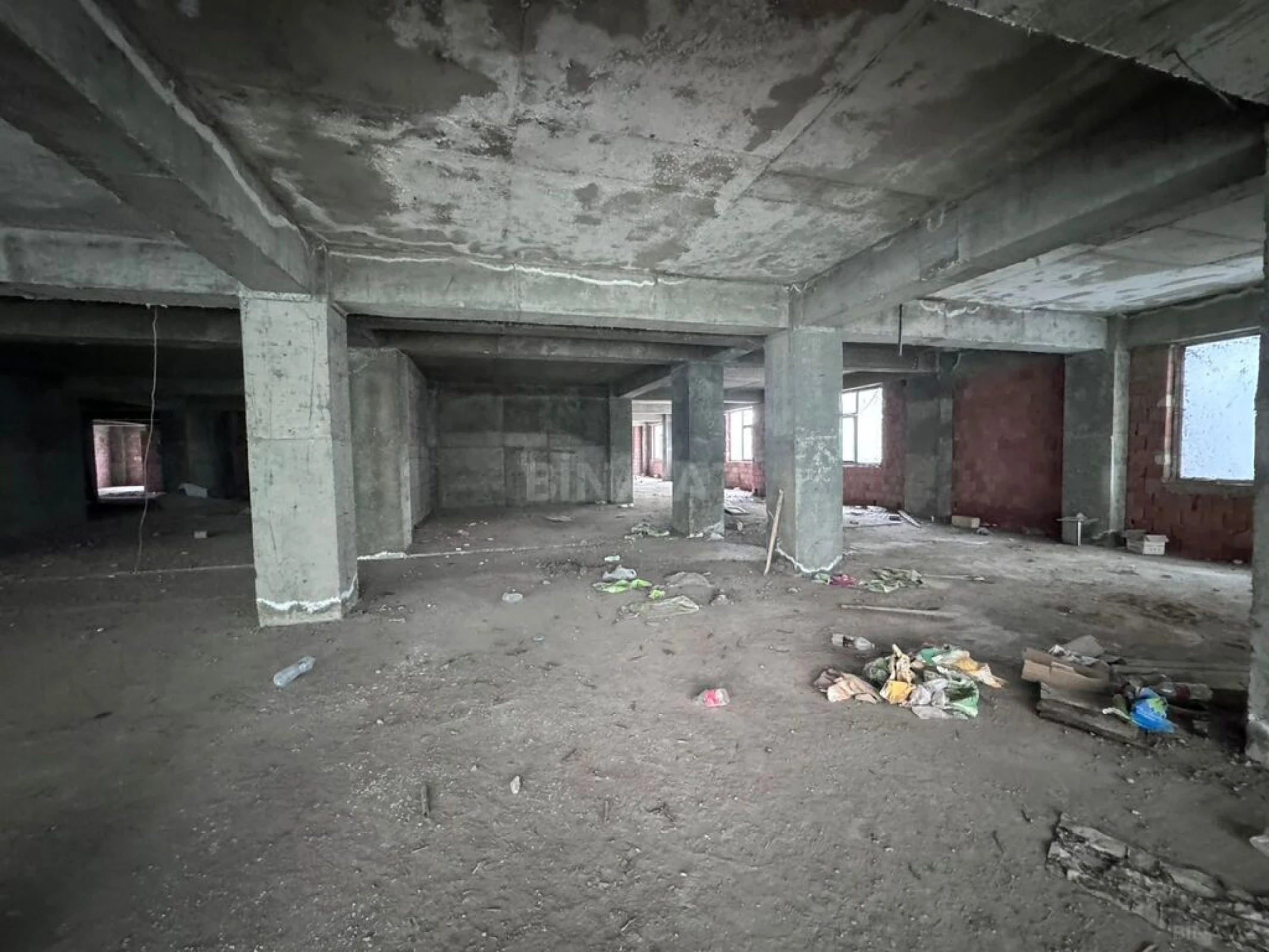 Satılır obyekt 1100 m²