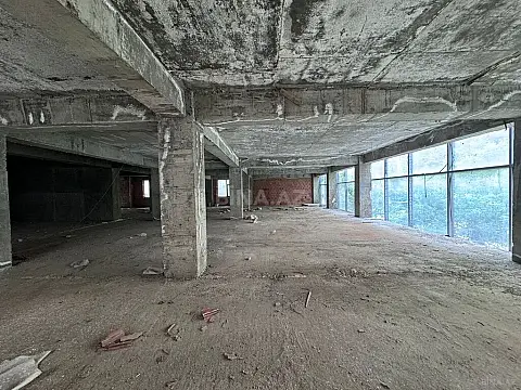 Satılır obyekt 1100 m²