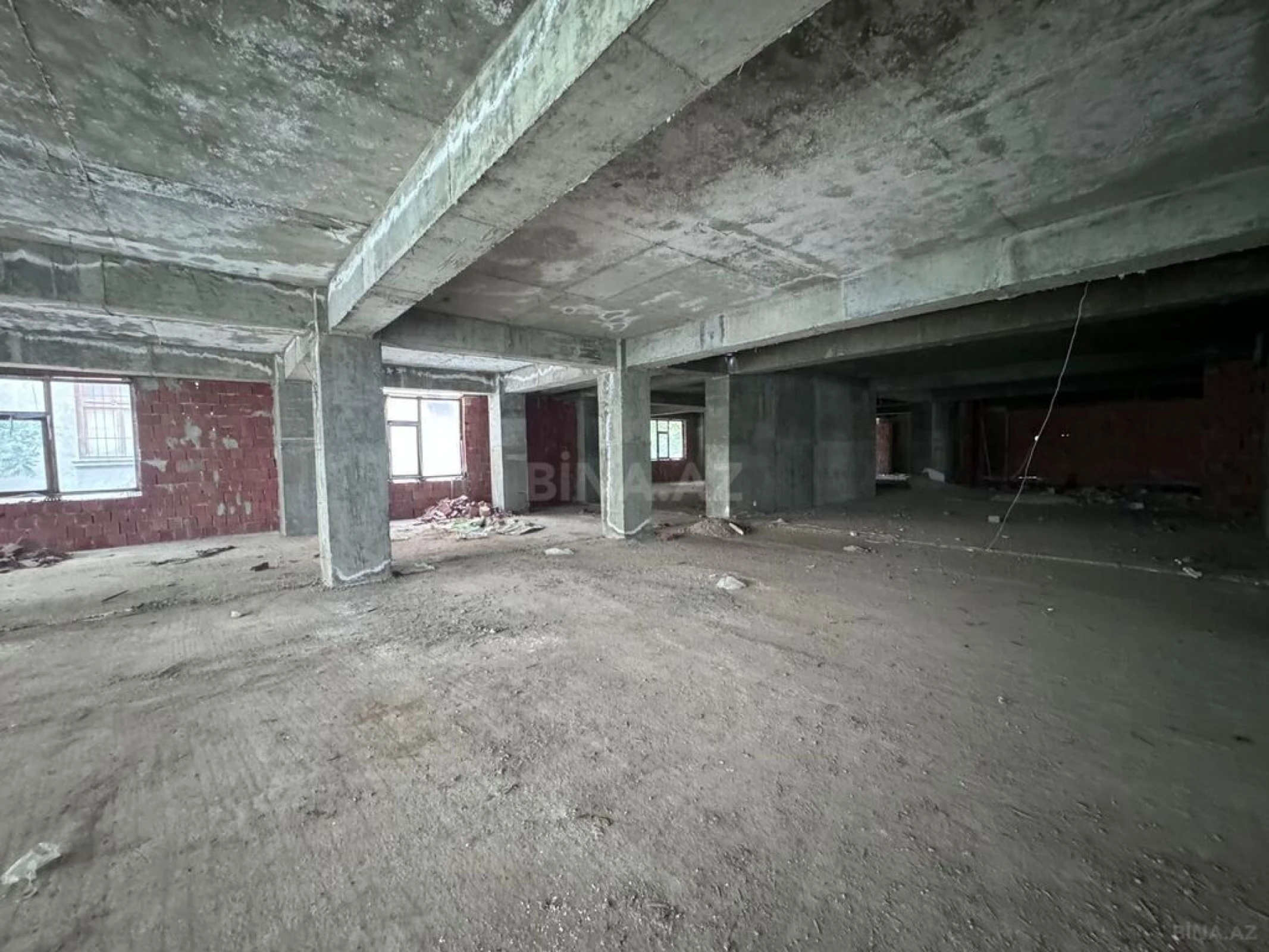 Satılır obyekt 1100 m²