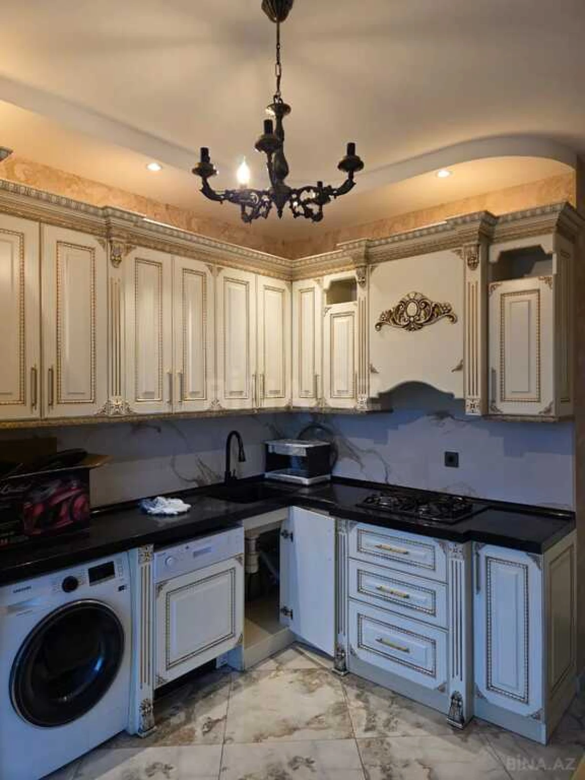 Kirayə verilir 3 otaqlı mənzil 148 m²