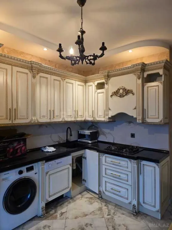 Kirayə verilir 3 otaqlı mənzil 148 m²