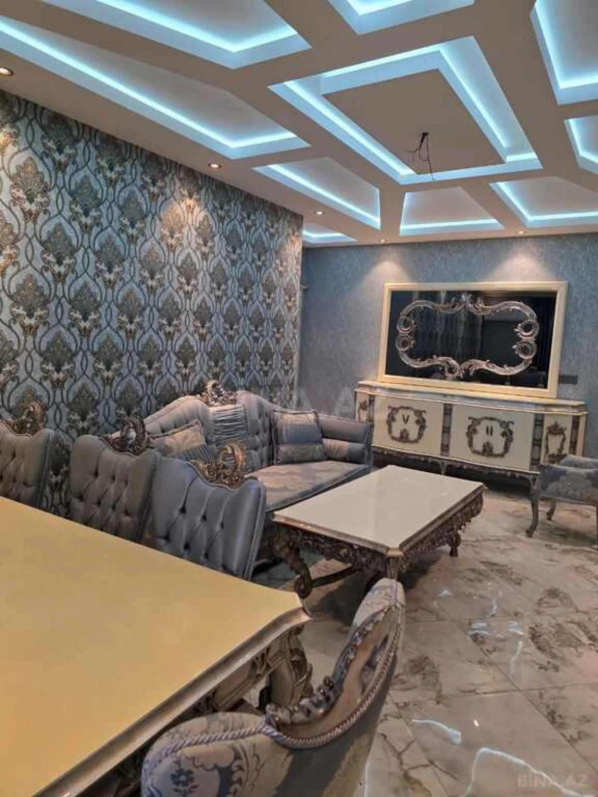 Kirayə verilir 3 otaqlı mənzil 148 m²