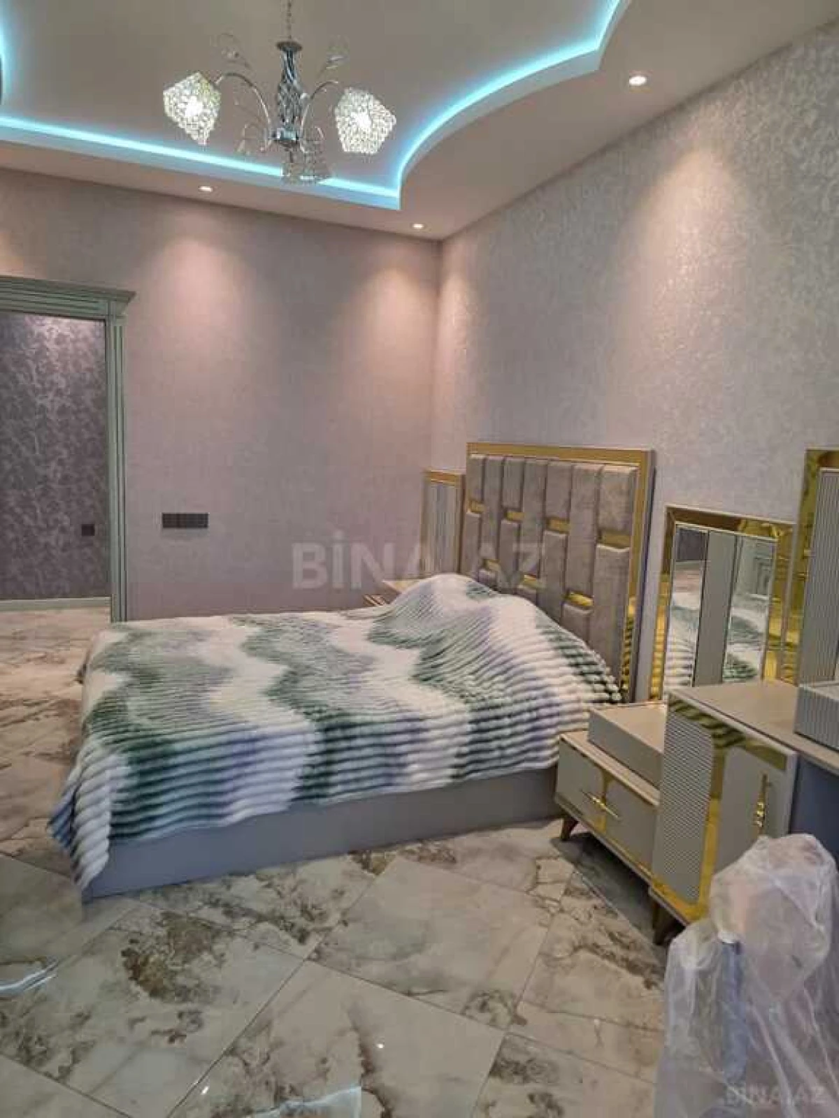 Kirayə verilir 3 otaqlı mənzil 148 m²