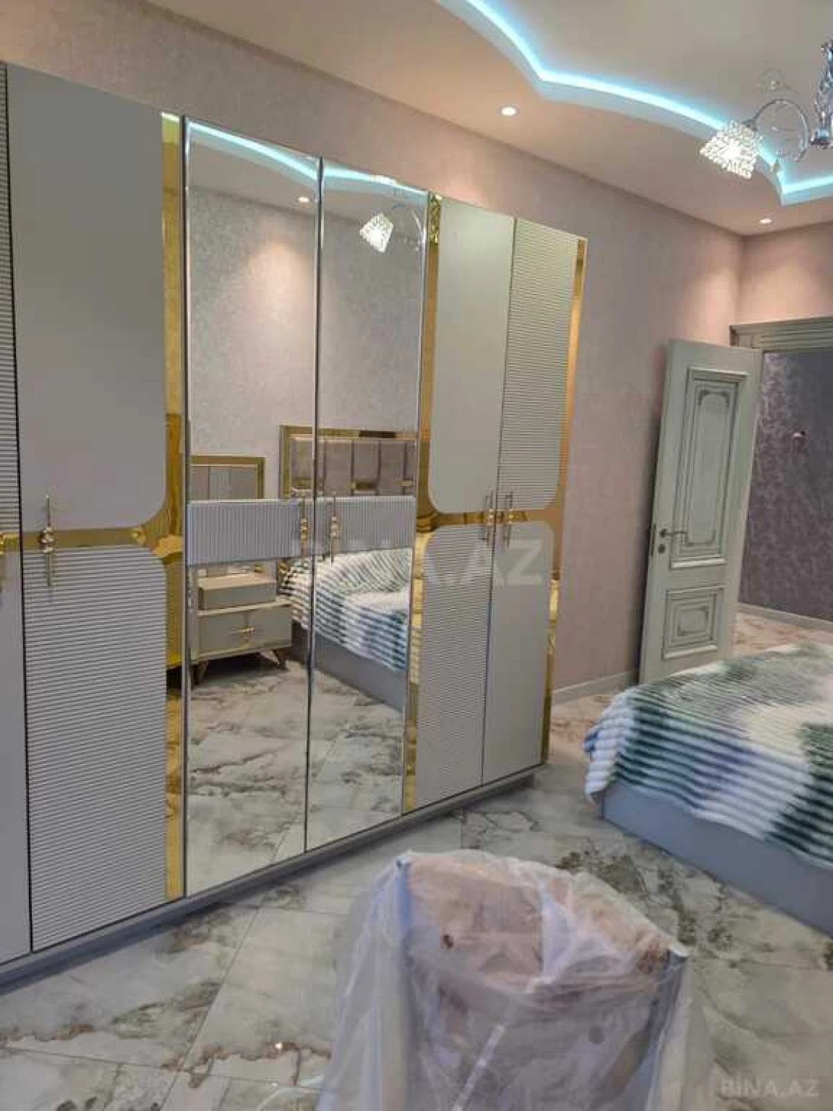 Kirayə verilir 3 otaqlı mənzil 148 m²