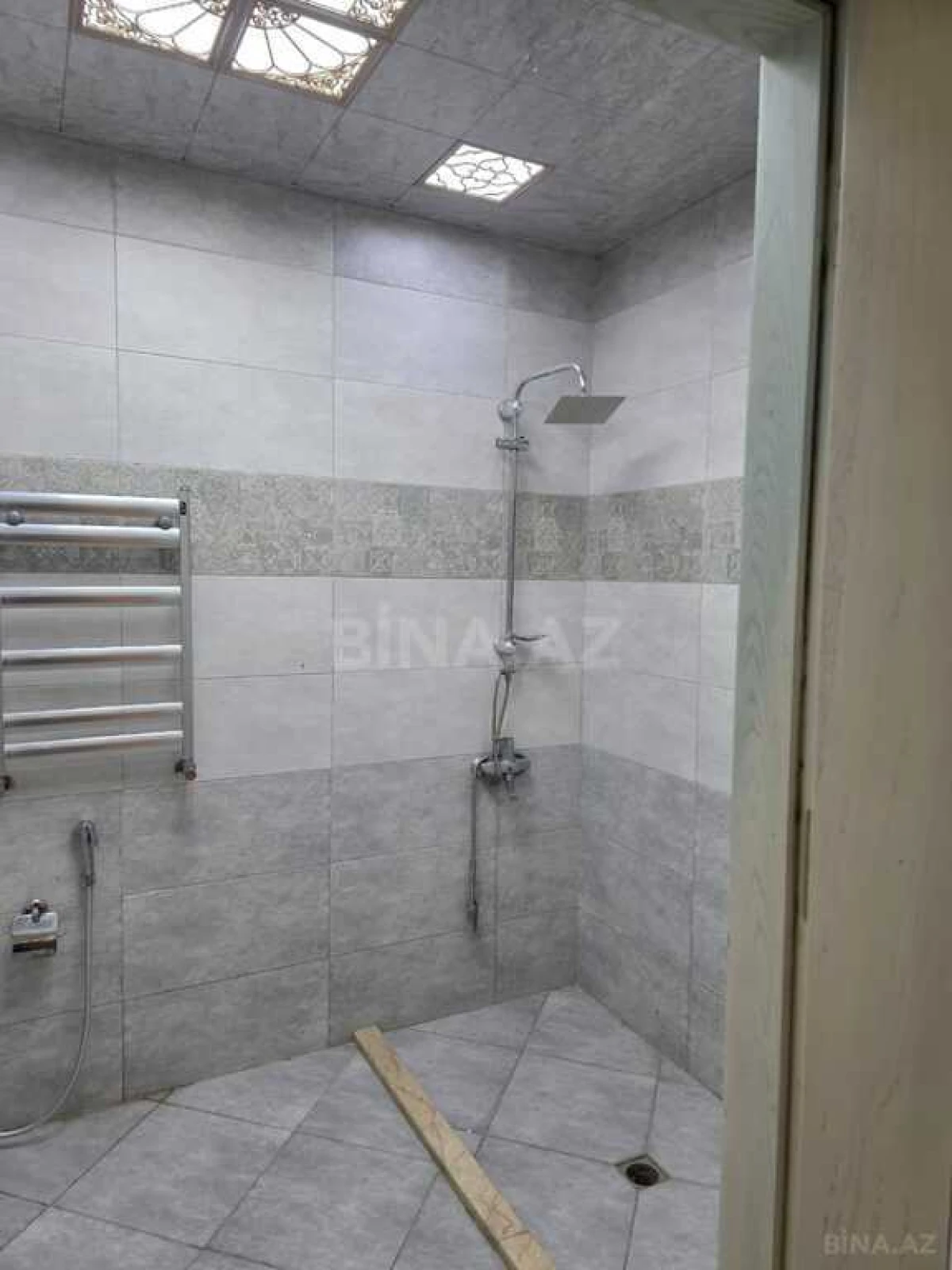 Kirayə verilir 3 otaqlı mənzil 148 m²