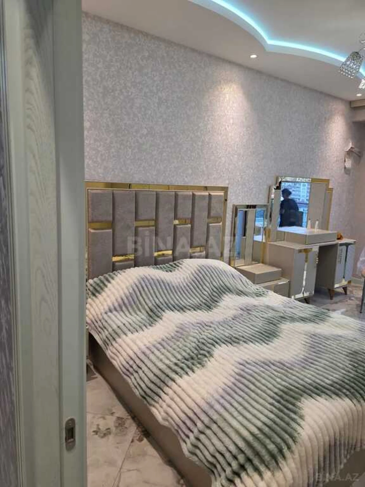 Kirayə verilir 3 otaqlı mənzil 148 m²