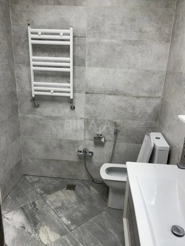 Kirayə verilir 3 otaqlı mənzil 148 m²