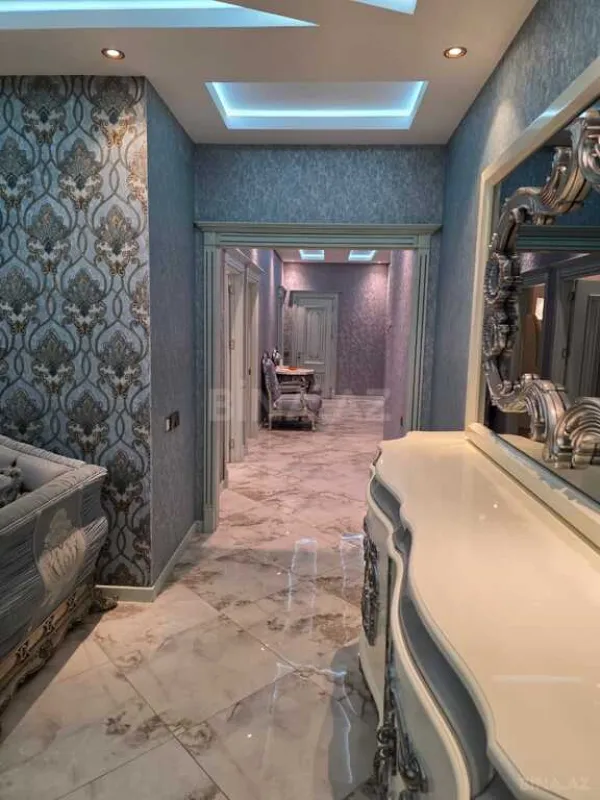 Kirayə verilir 3 otaqlı mənzil 148 m²