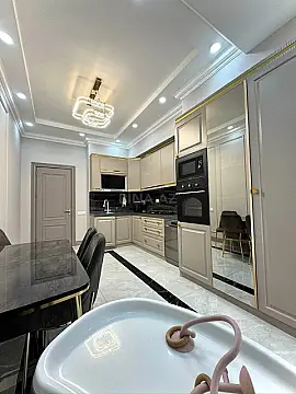 Satılır 3 otaqlı mənzil 136 m²