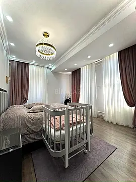 Satılır 3 otaqlı mənzil 136 m²