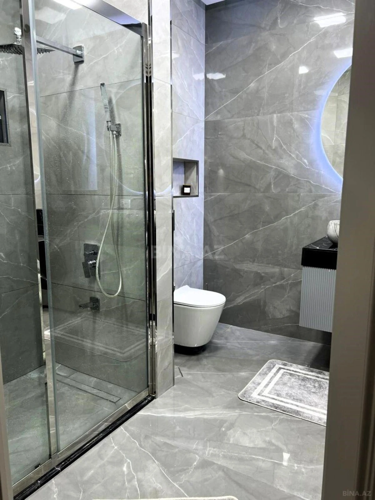 Satılır 3 otaqlı mənzil 136 m²