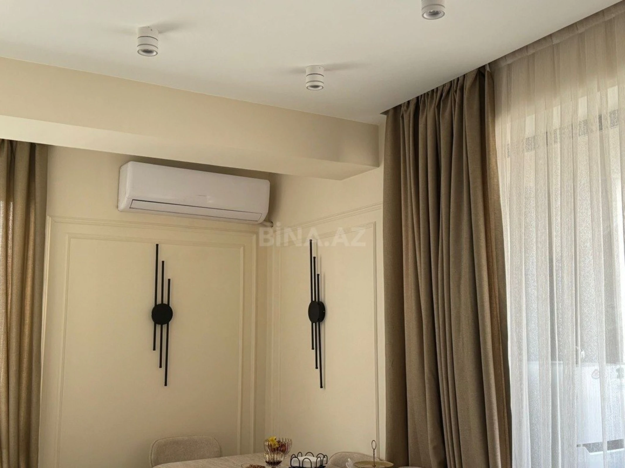 Satılır 2 otaqlı mənzil 75 m²