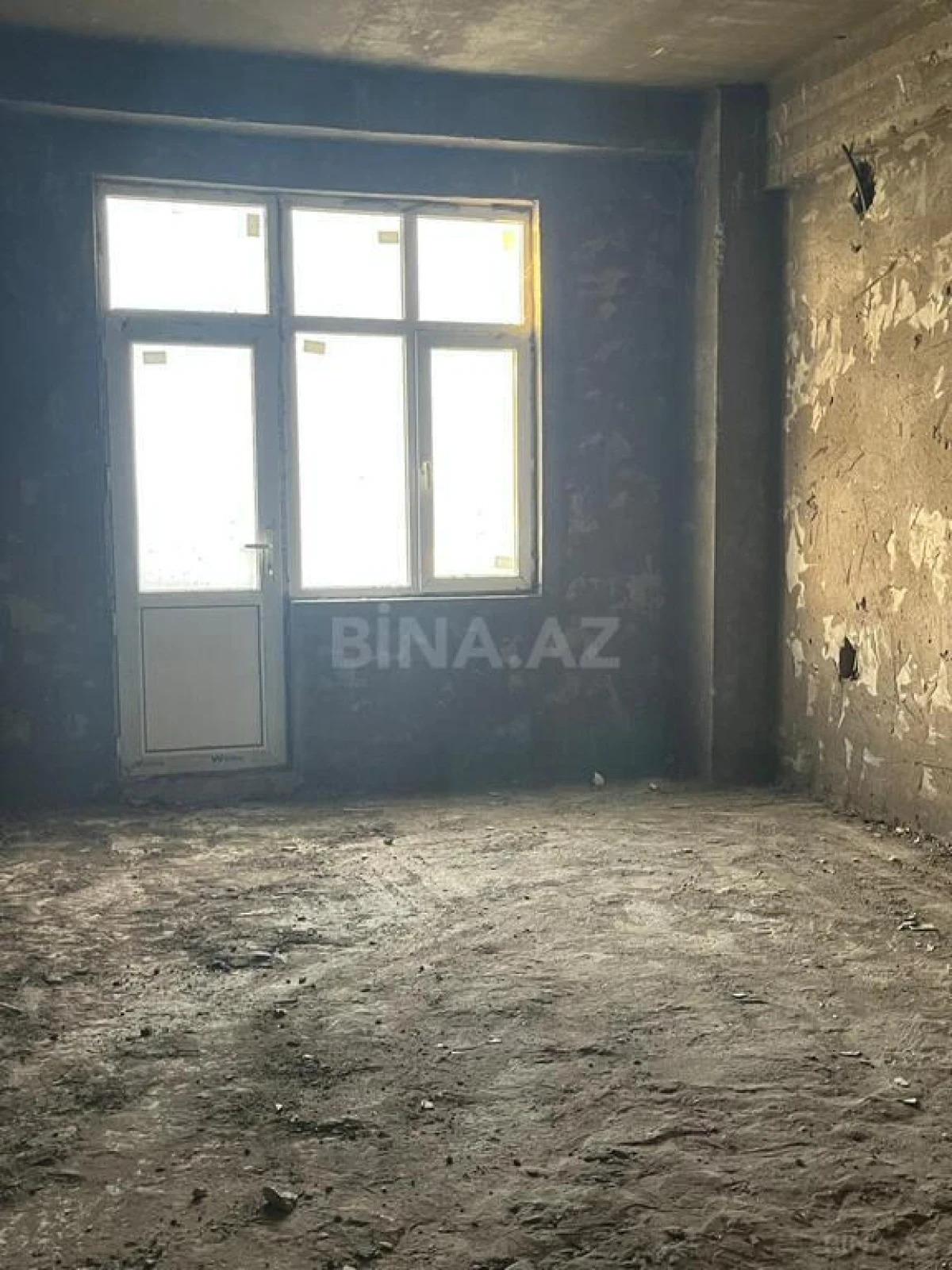 Satılır 3 otaqlı mənzil 137 m²