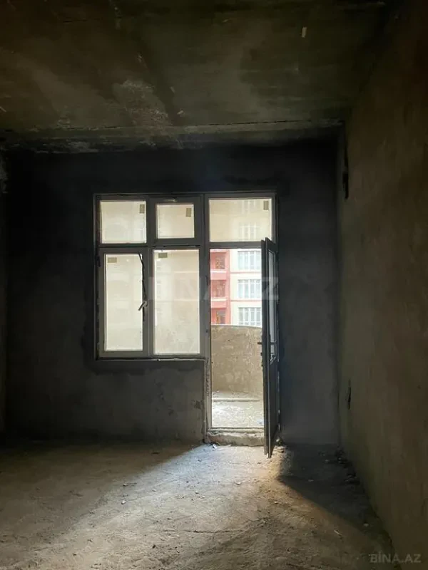 Satılır 3 otaqlı mənzil 137 m²