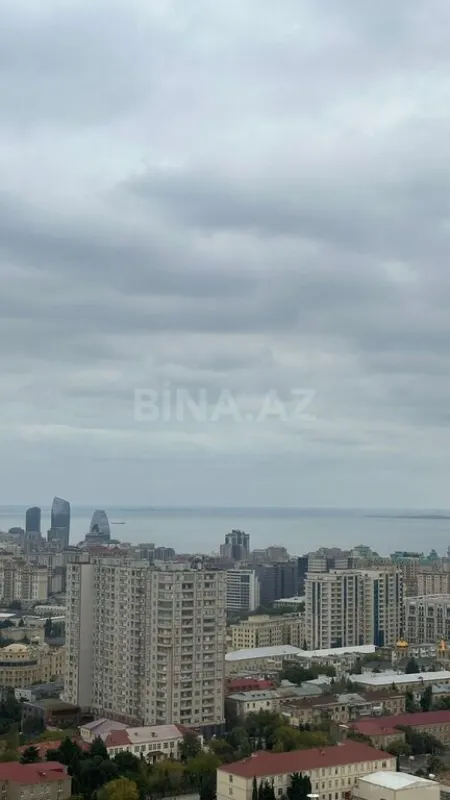 Kirayə verilir 2 otaqlı mənzil 105 m²