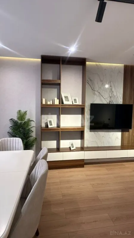 Kirayə verilir 2 otaqlı mənzil 105 m²