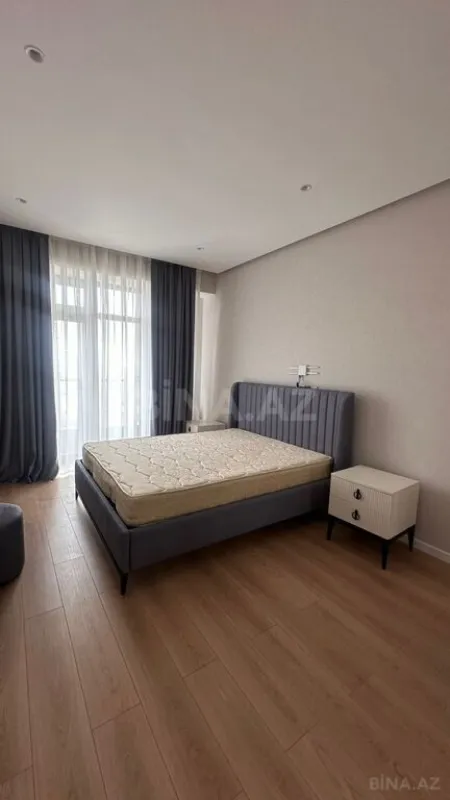 Kirayə verilir 2 otaqlı mənzil 105 m²