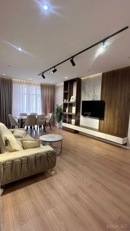 Kirayə verilir 2 otaqlı mənzil 105 m²