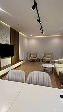 Kirayə verilir 2 otaqlı mənzil 105 m²