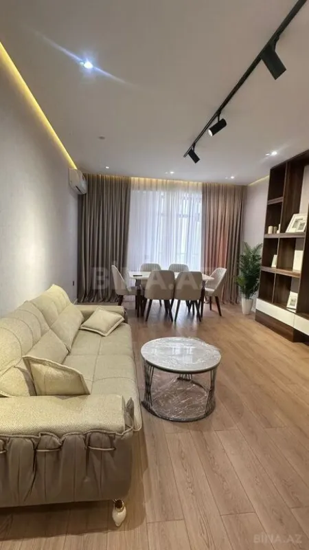 Kirayə verilir 2 otaqlı mənzil 105 m²