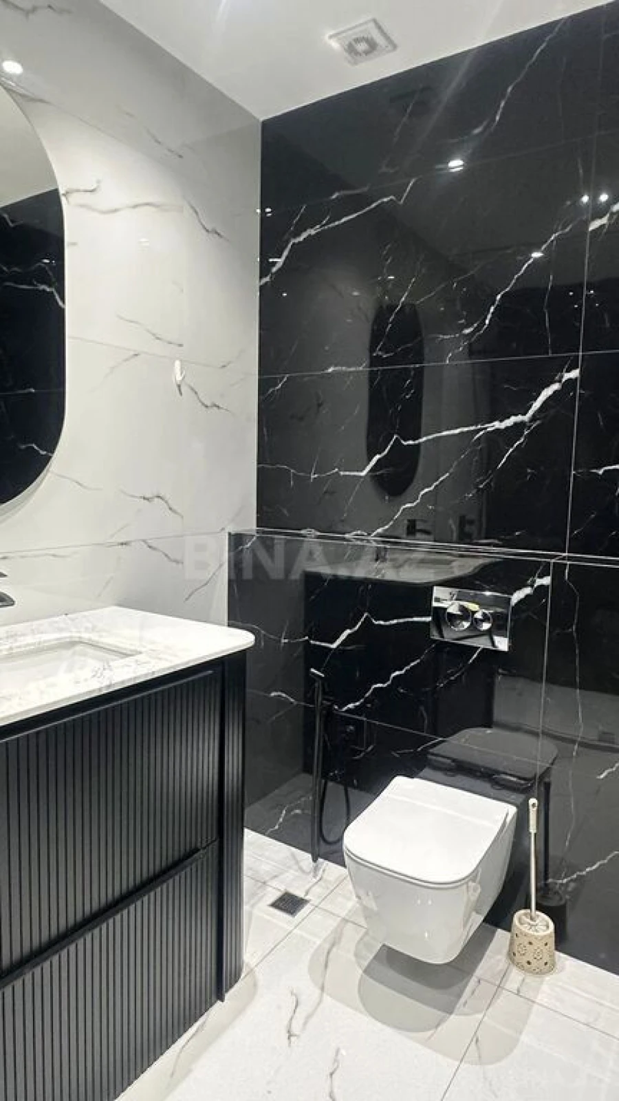 Kirayə verilir 2 otaqlı mənzil 105 m²