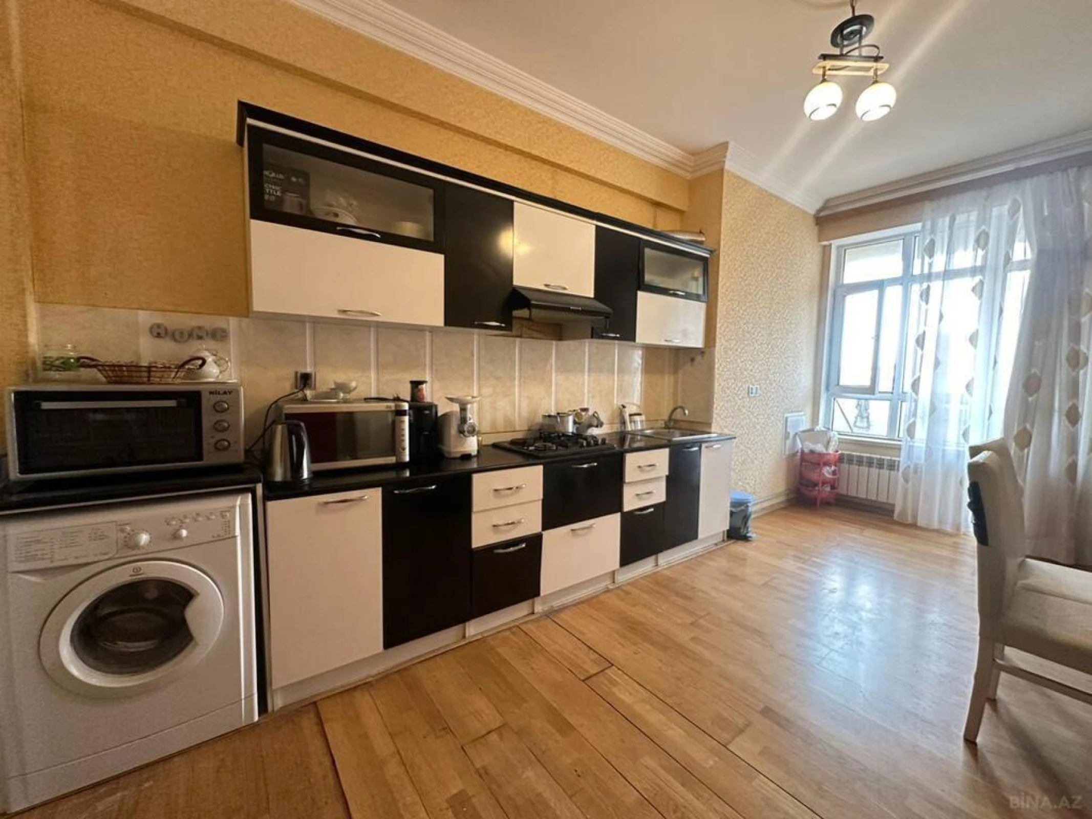 Satılır 3 otaqlı mənzil 127 m²