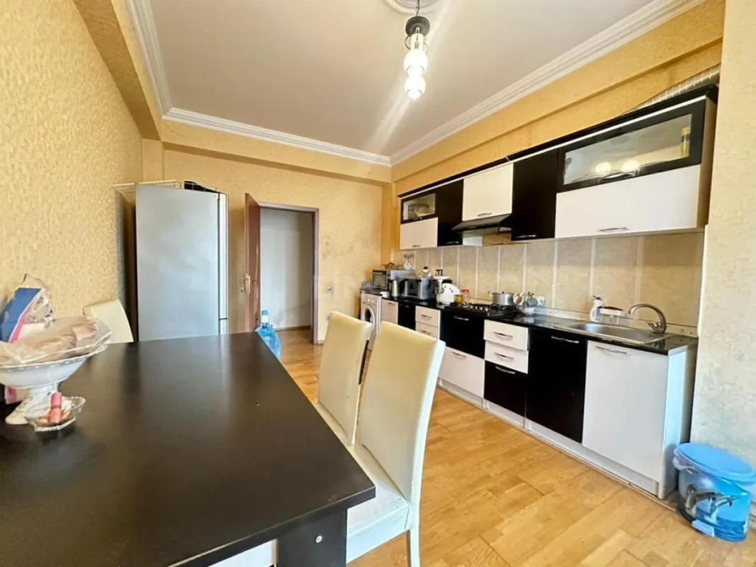 Satılır 3 otaqlı mənzil 127 m²